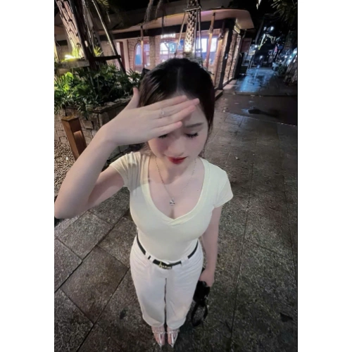 mua 3 màu luôn gòi đó, áo xinh fom đẹp