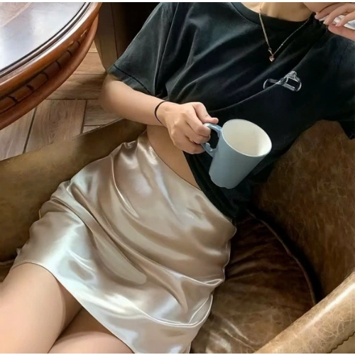 Chân váy chữ A che bụng xòe lụa ngọc trai cao cấp dáng ngắn  Y2k, váy nữ có quần bảo hộ mặc noel tết quanh năm A12